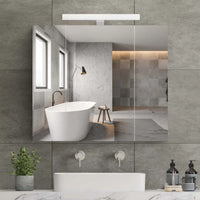 ES.SIKAIC Espejo Gabinete Blanco / Madera de ingeniería / Moderno Tres Puertas Armario con Espejo para Baño con Iluminación LED Enchufe y Interruptor de Luz Blanco